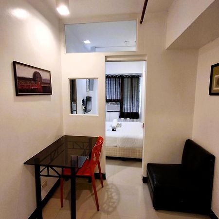 Makati Poblacion Hotel マンダルヨン・シティ エクステリア 写真