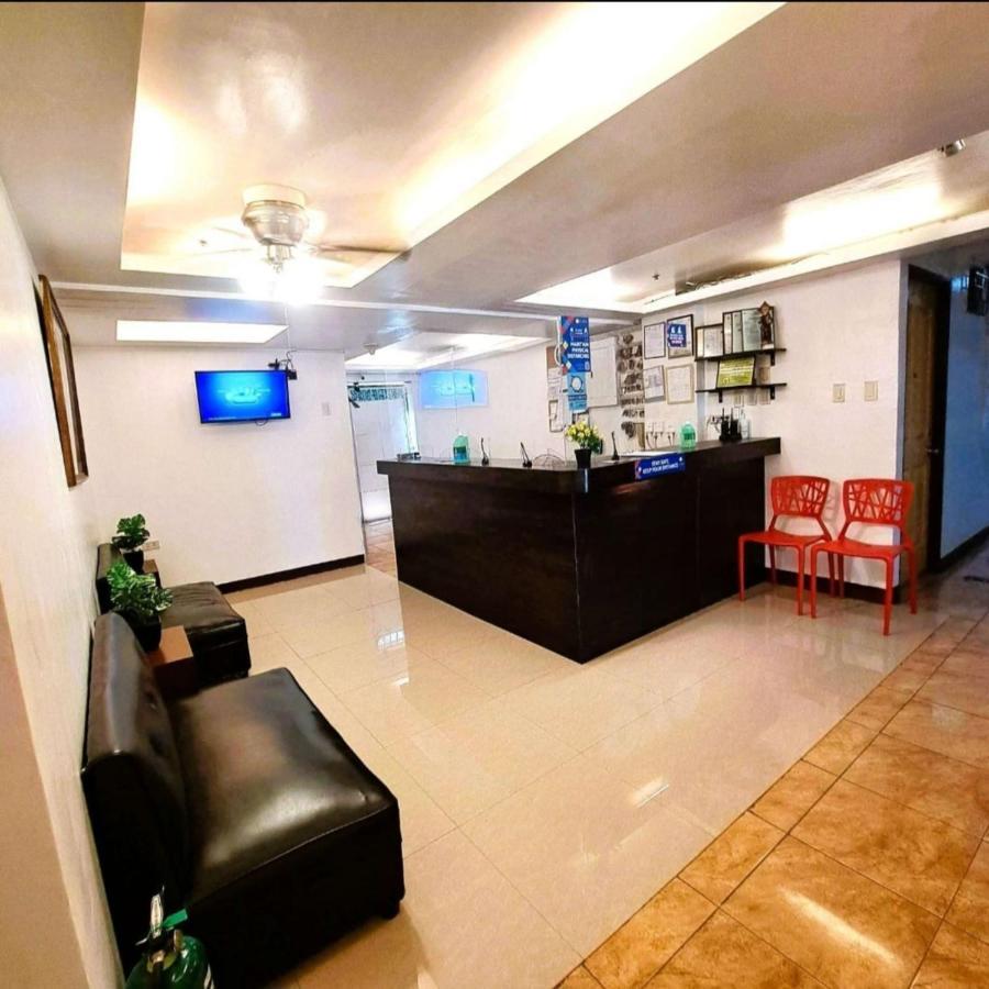 Makati Poblacion Hotel マンダルヨン・シティ エクステリア 写真