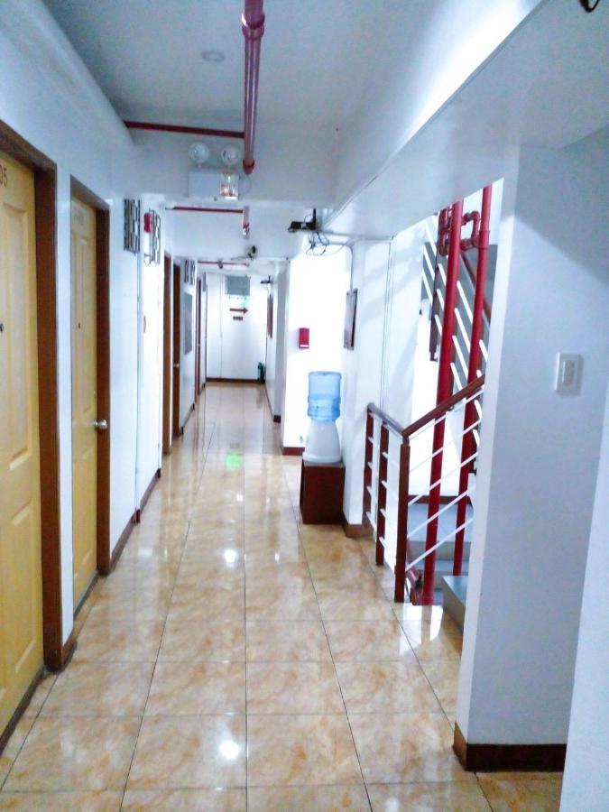 Makati Poblacion Hotel マンダルヨン・シティ エクステリア 写真