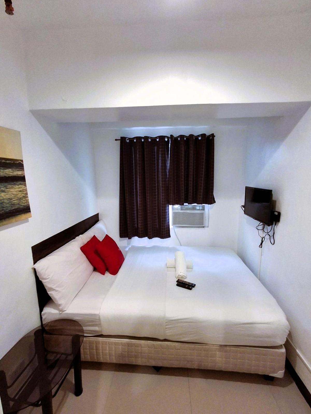 Makati Poblacion Hotel マンダルヨン・シティ エクステリア 写真